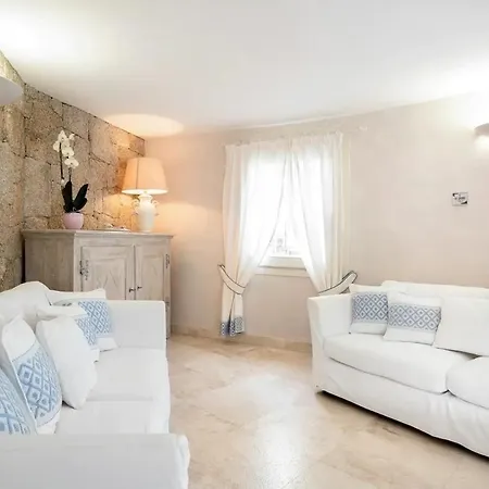 Villa Sul Mare Con Piscina E Jacuzzi Privata Baja Sardinia